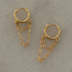 COPY - COPY - Gold Layered Chain Huggie Hoop Earrings